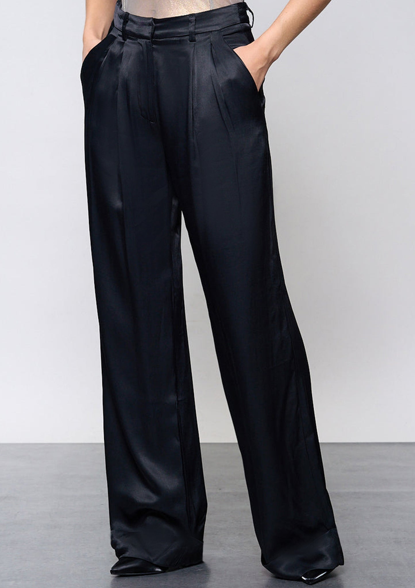 Tailored trousers- shiny