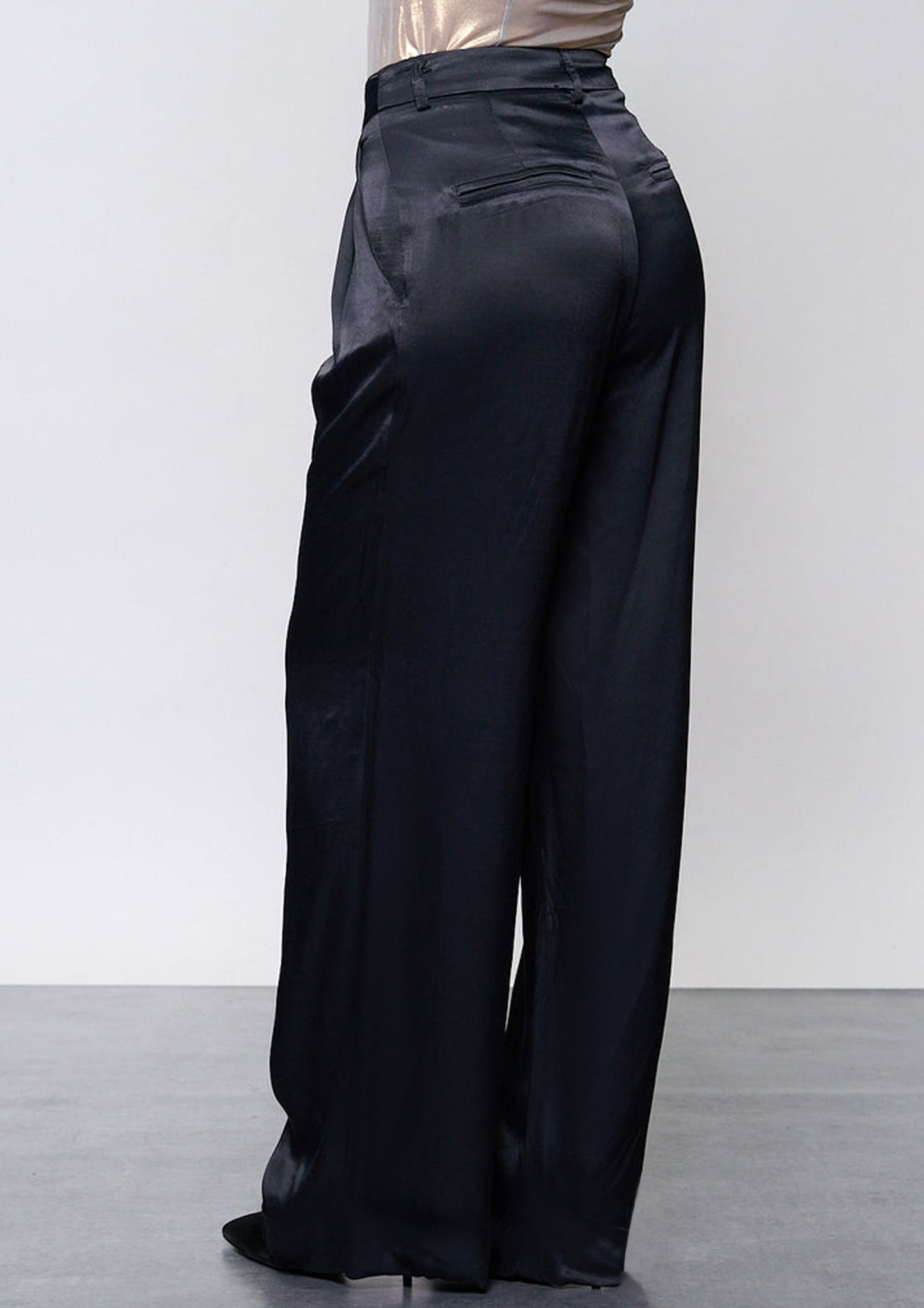 Tailored trousers- shiny